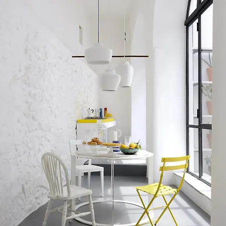 Capri Kronos Design - 2 King Beds, With Gym, & Jacuzzi