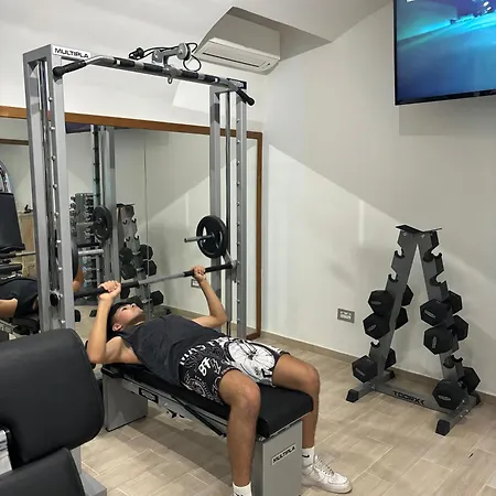 Capri Kronos Design - 2 King Beds, With Gym, & Jacuzzi *