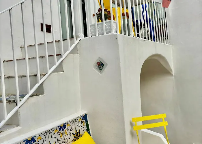 Ferienhaus Capri Kronos Design - 2 King Beds, With Gym, & Jacuzzi