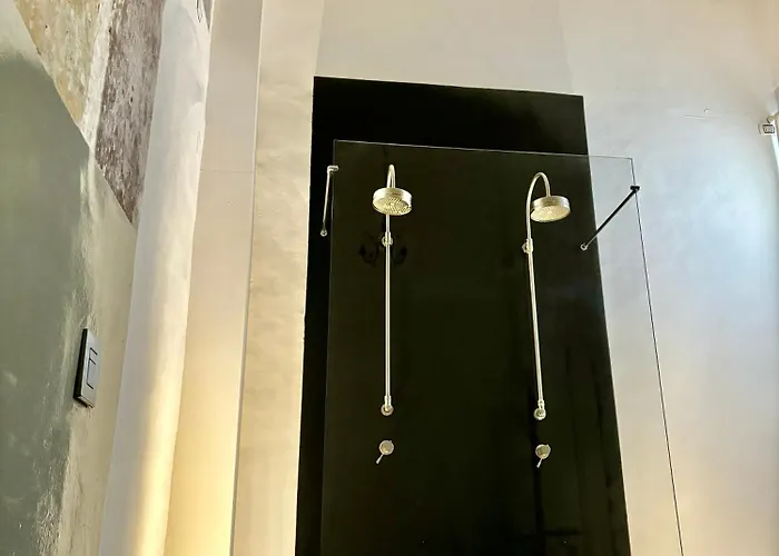 Capri Kronos Design - 2 King Beds, With Gym, Spa&jacuzzi