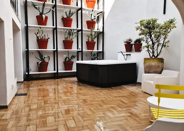 Capri Kronos Design - 2 King Beds, With Gym, Spa&jacuzzi