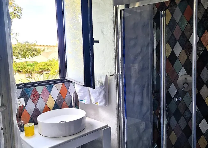 Semesterbostad Capri Kronos Design - 2 King Beds, With Gym, & Jacuzzi Anacapri (Isola di Capri)