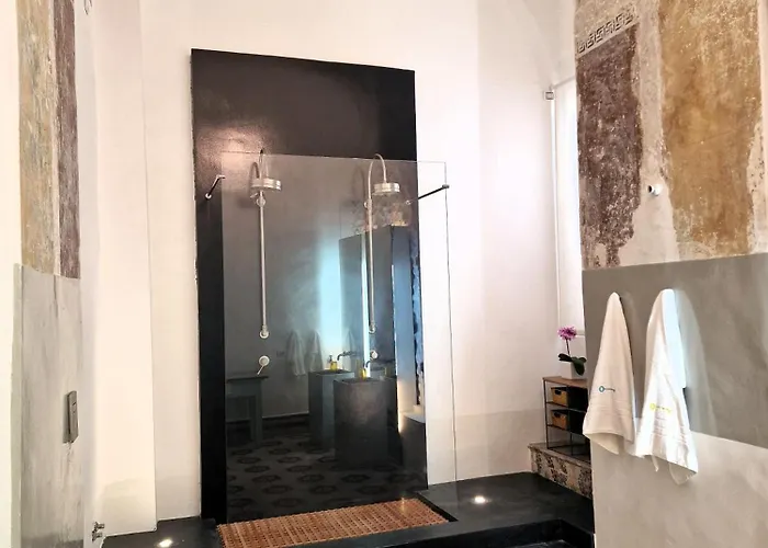 Vakantiehuis Capri Kronos Design - 2 King Beds, With Gym, Spa&jacuzzi