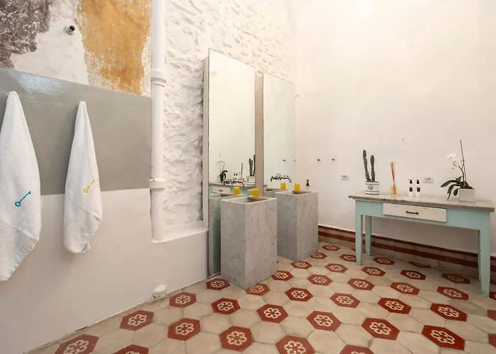 Vakantiehuis Capri Kronos Design - 2 King Beds, With Gym, Spa&jacuzzi