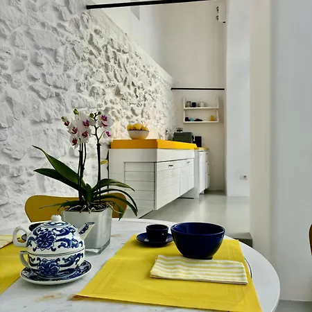 Capri Kronos Design - 2 King Beds, With Gym, & Jacuzzi